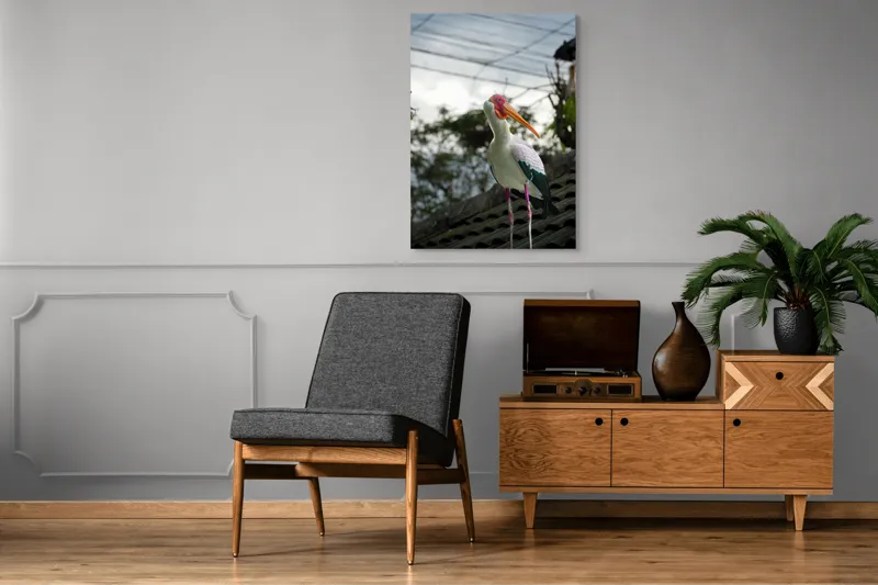 Tablou Canvas, "Surprinderea unui stork sub cer înnorat", Păsăre, Penaj, Culori, Cer, Natură, Acoperiș, Plante, Storc, Peisaj, 70 x 100 cm – poza 6