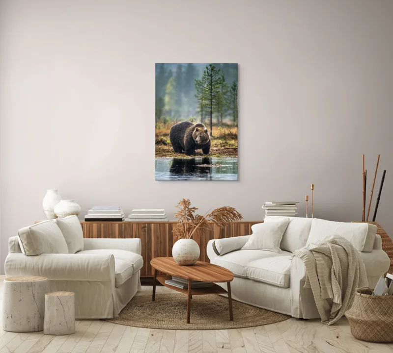 Tablou Canvas, "Ursul contemplativ lângă râu texan", Urs, Pădure, Apă, Natură, Reflecție, 70 x 100 cm – poza 4