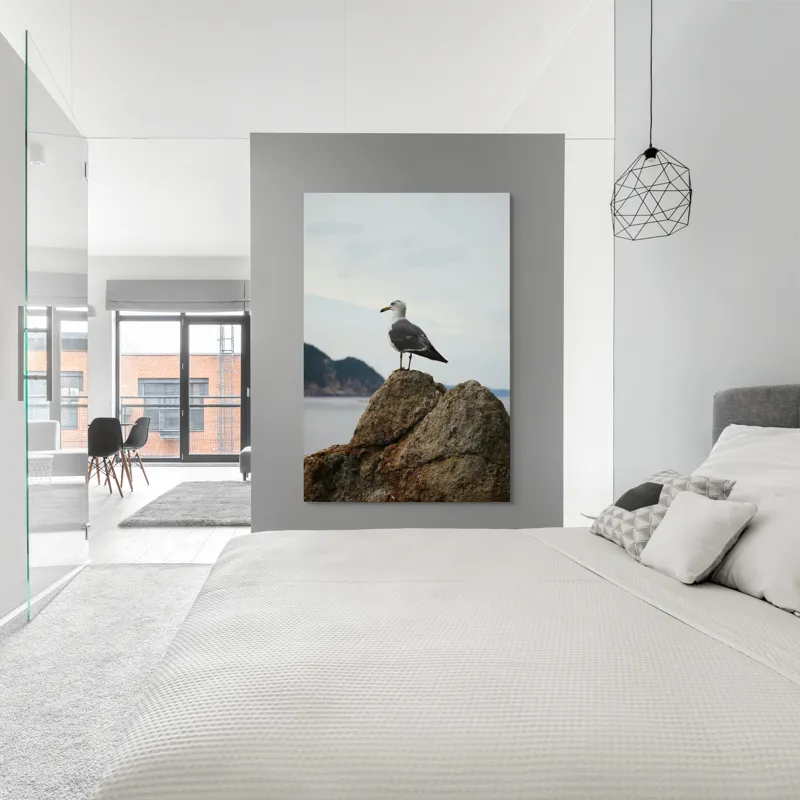 Tablou Canvas, "Pescăruș pe stâncă la malul mării", Pescăruș, Stâncă, Cer, Mare, Nor, Liniște, Natură, 100 x 150 cm – poza 5