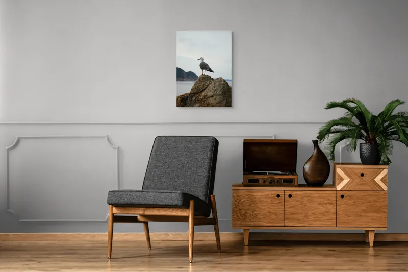 Tablou Canvas, "Pescăruș pe stâncă la malul mării", Pescăruș, Stâncă, Cer, Mare, Nor, Liniște, Natură, 50 x 70 cm – poza 8