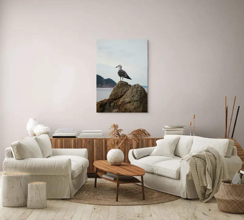 Tablou Canvas, "Pescăruș pe stâncă la malul mării", Pescăruș, Stâncă, Cer, Mare, Nor, Liniște, Natură, 70 x 100 cm – poza 4