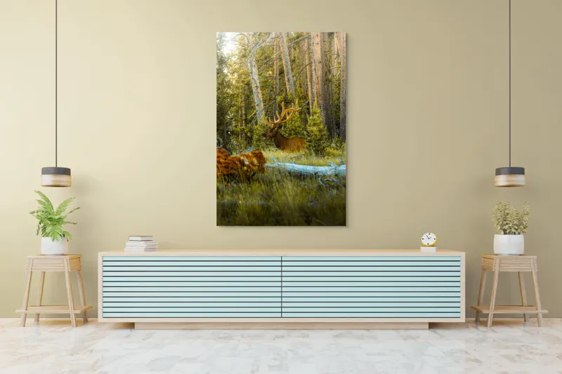 Tablou Canvas, "Elan pe Fundal de Pădure Bătrână", Pădure, Cerb, Coarne, Lumină, Copaci, Vegetație, Natură, Serenitate, 100 x 150 cm – poza 4