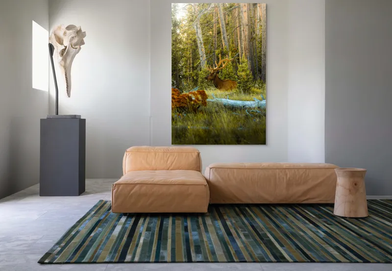 Tablou Canvas, "Elan pe Fundal de Pădure Bătrână", Pădure, Cerb, Coarne, Lumină, Copaci, Vegetație, Natură, Serenitate, 100 x 150 cm – poza 7