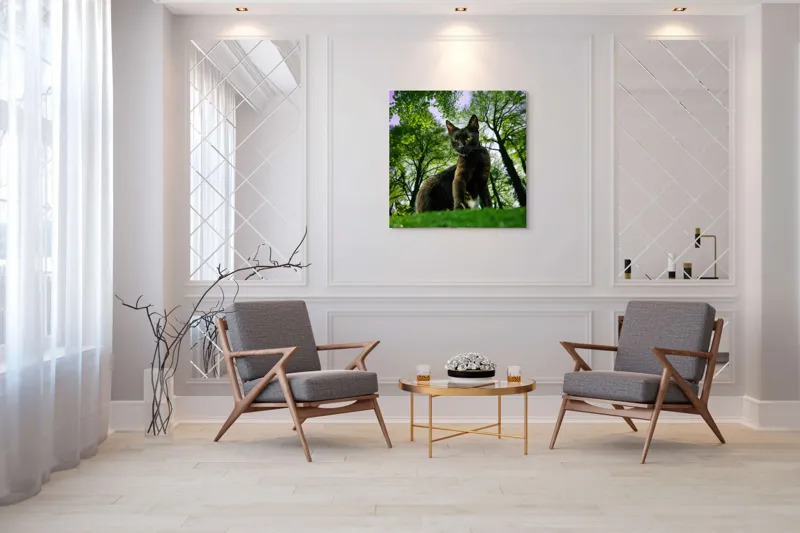 Tablou Canvas, "Pisica în adâncul pădurii verzi", Pisică, Pădure, Verdetă, Privire, Dramatic, Natură, Copaci, Cer, Umbre, Culoare., 100 x 100 cm – poza 7