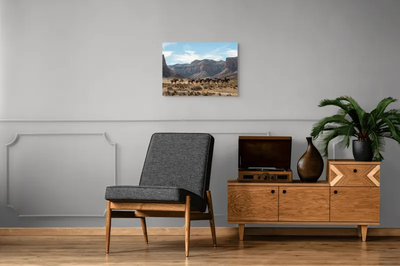 Tablou Canvas, "Caravana cămilelor prin deșertul stâncos", Deșert, Caravana, Munți, Călătorie, Cer, Peisaj, Uscat, Natură, Aventura, Praf., 70 x 50 cm – poza 4