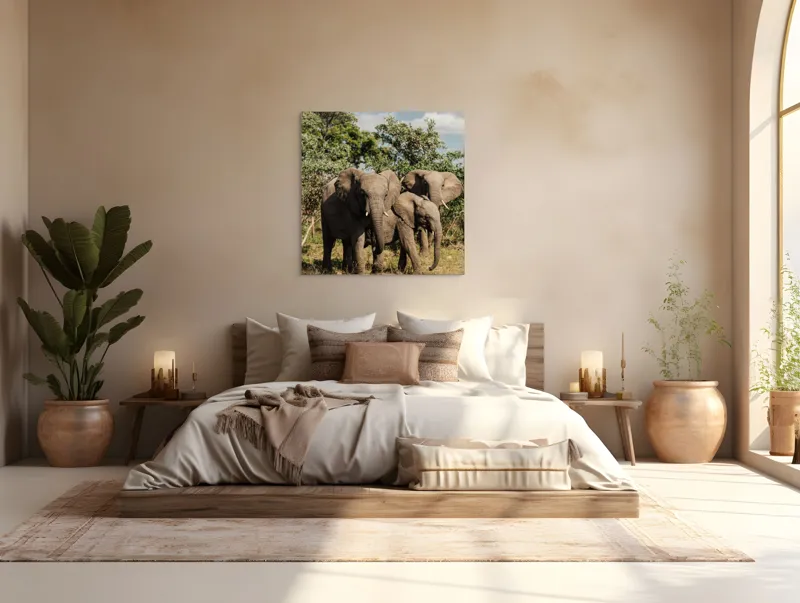 Tablou Canvas, "Familie de elefanți în savană africană", Elefanți, Arbori, Savana, Cer, Nori, Trei, Familie, Natură, Urechi, Colți, 100 x 100 cm – poza 4