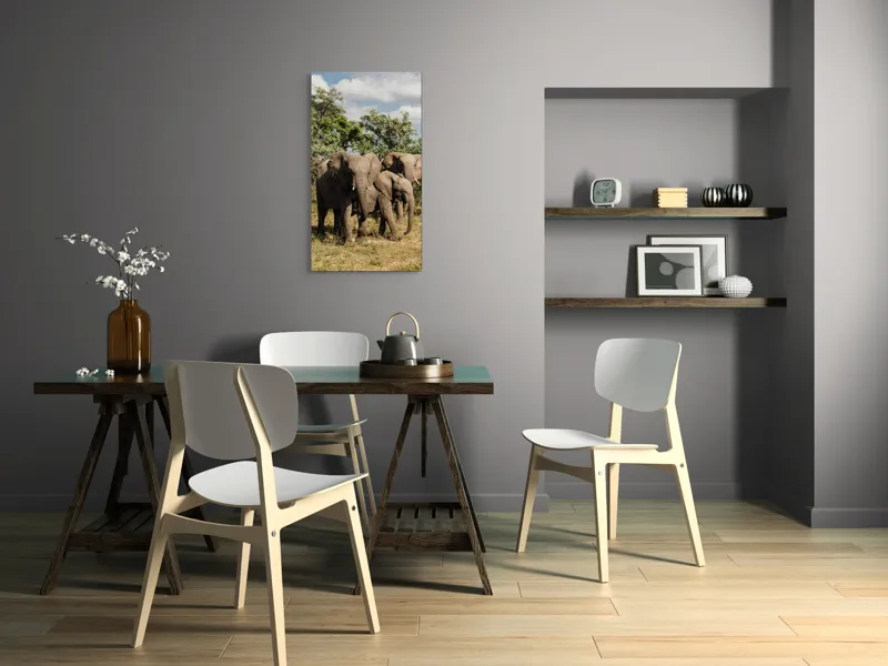 Tablou Canvas, "Familie de elefanți în savană africană", Elefanți, Arbori, Savana, Cer, Nori, Trei, Familie, Natură, Urechi, Colți, 50 x 90 cm – poza 4