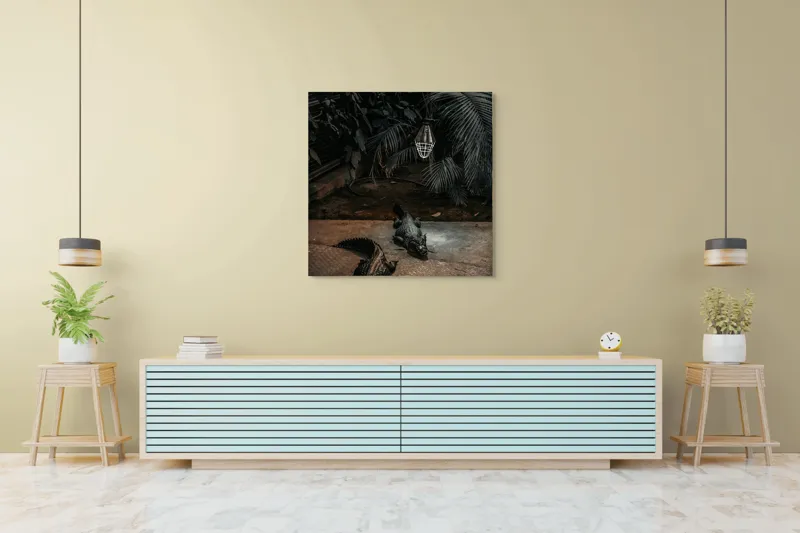 Tablou Canvas, "Crocodili sub lumina nocturnă artificială", 100 x 100 cm – poza 5