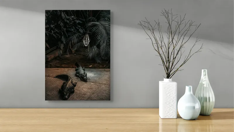 Tablou Canvas, "Crocodili sub lumina nocturnă artificială", 39 x 54 cm – poza 4