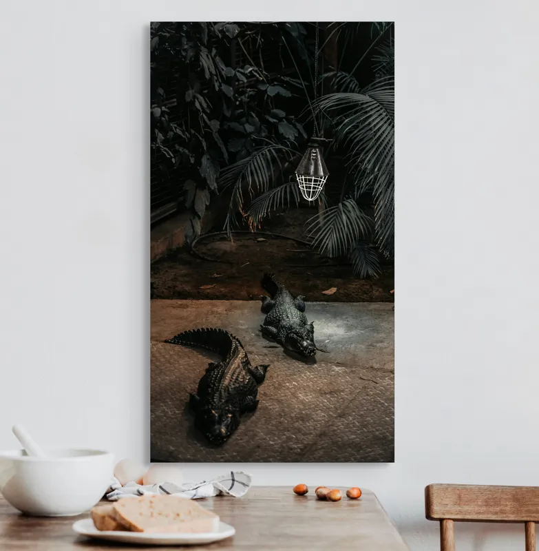 Tablou Canvas, "Crocodili sub lumina nocturnă artificială", 50 x 90 cm – poza 3