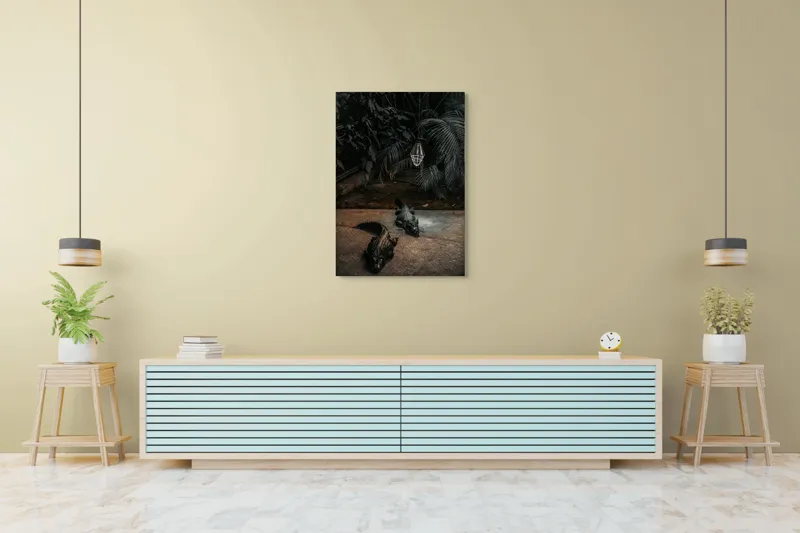Tablou Canvas, "Crocodili sub lumina nocturnă artificială", 70 x 100 cm – poza 5
