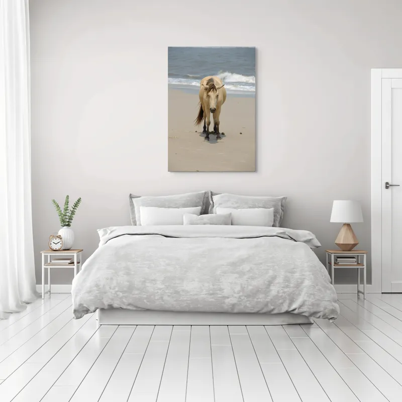 Tablou Canvas, "Calul singuratic pe plaja pustie", Cal, Plajă, Valuri, Nisip, Cer, Ocean, Maretie, Natură, Libertate, Serenitate, 70 x 100 cm – poza 3
