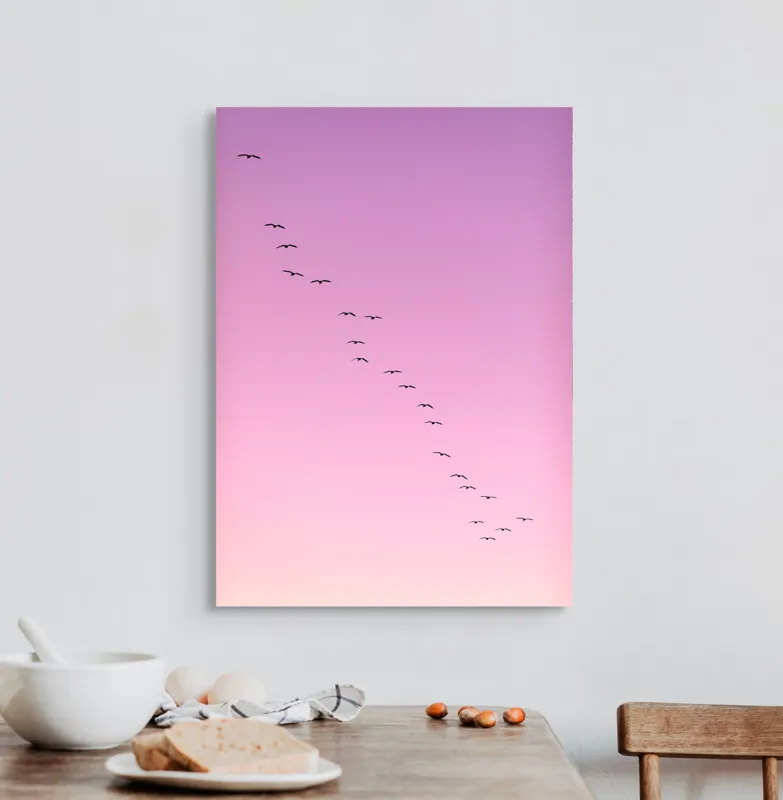 Tablou Canvas, "Zborul păsărilor în amurg roz", Pasări, Cer, Zbor, Roz, Armonie, Linie, Apus, 50 x 70 cm – poza 3