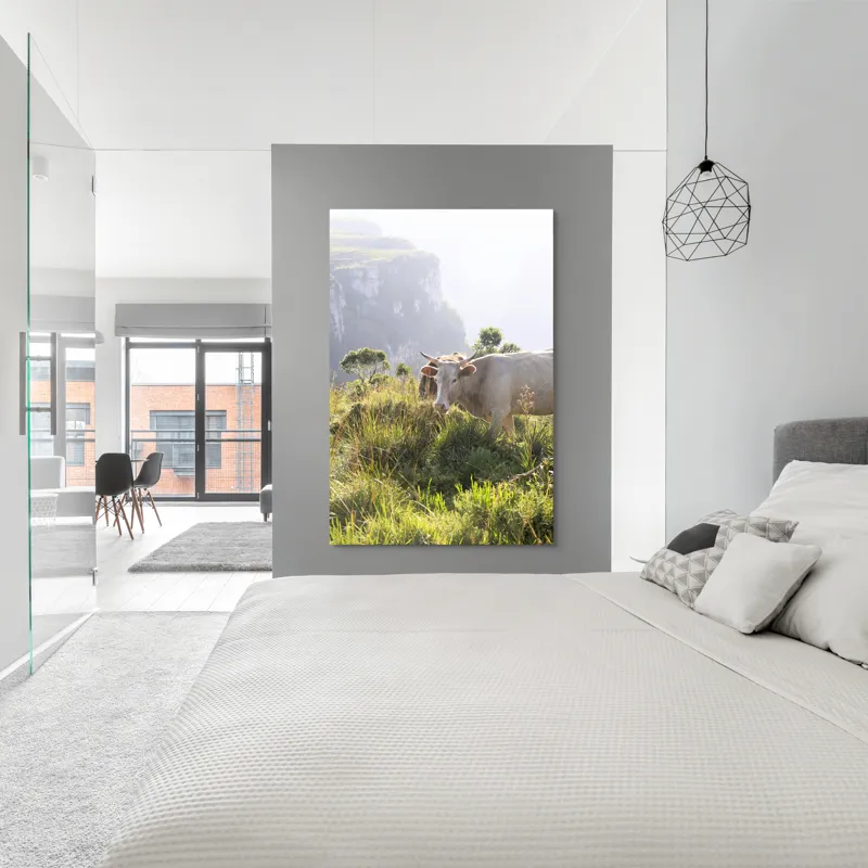 Tablou Canvas, "Vaci păscând pe marginea canionului", Vacă, Pajiște, Munți, Natură, Verdeață, Cer, Priveliște, Lumină, Blândețe, Rural., 100 x 150 cm – poza 5