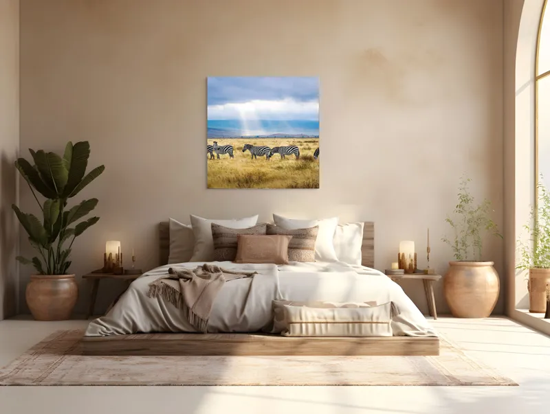 Tablou Canvas, "Zebre sub razele soarelui africane", Zebre, Câmpie, Nori, Lumină, Peisaj, Natură, Serenitate, Dungi, Cer, Sălbăticie, 100 x 100 cm – poza 4