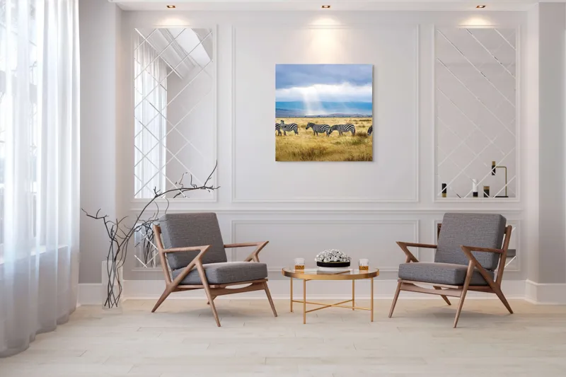 Tablou Canvas, "Zebre sub razele soarelui africane", Zebre, Câmpie, Nori, Lumină, Peisaj, Natură, Serenitate, Dungi, Cer, Sălbăticie, 100 x 100 cm – poza 7