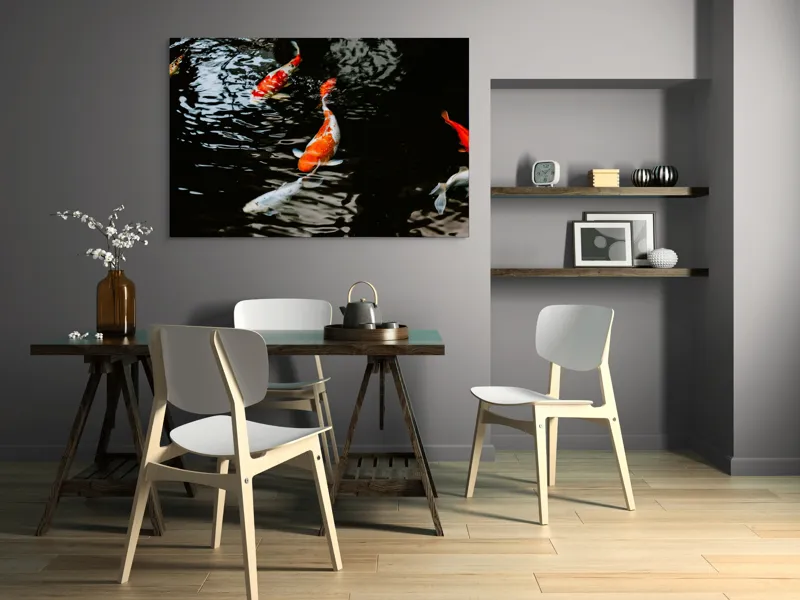 Tablou Canvas, "Koi fermecători înotând în iaz", Pești, Apă, Koi, Reflectie, Armonie, Natură, Mișcare, Culori, Serenitate, Grandoare, 150 x 100 cm – poza 5