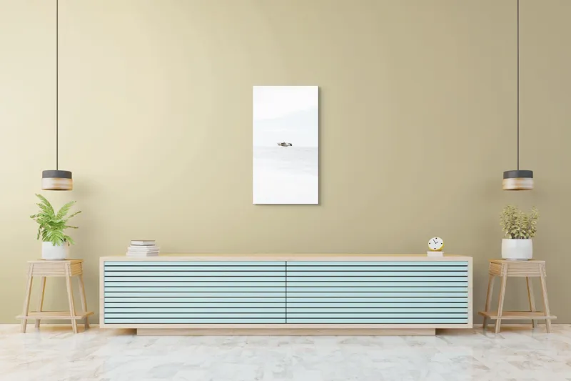 Tablou Canvas, "Pescăruș solitar deasupra mării calme", Pescăruș, Cer, Mare, Liniște, Libertate, Alb, Simplitate, Zbor, Vânt, Natură, 50 x 90 cm – poza 6