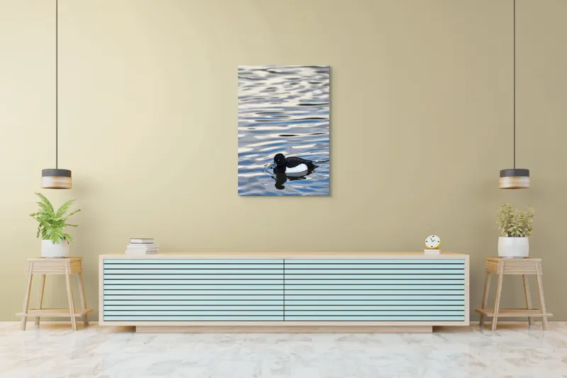Tablou Canvas, "Rățușca plutind pe apă liniștită", Rață, Apă, Reflecție, Serenitate, Natură, Plutire, Contrast, Liniște, 70 x 100 cm – poza 5