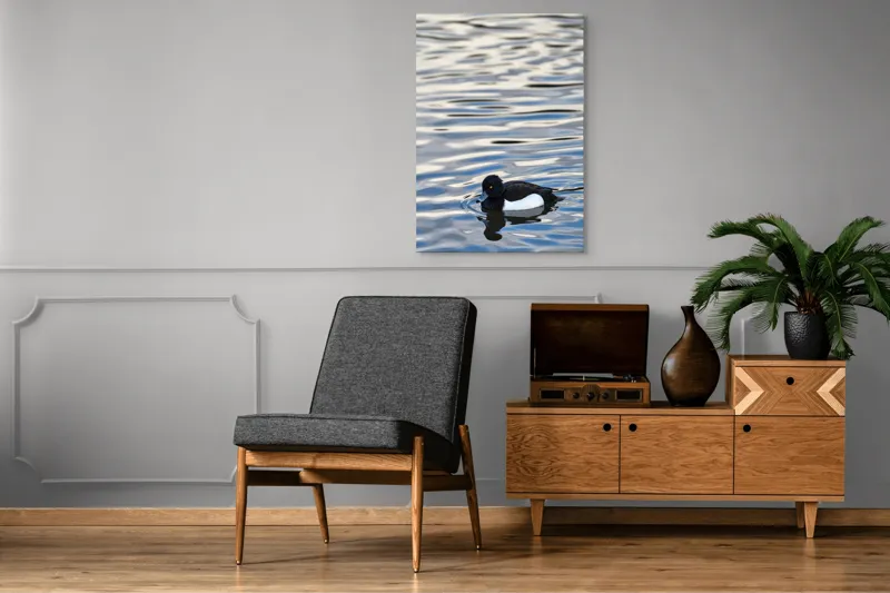 Tablou Canvas, "Rățușca plutind pe apă liniștită", Rață, Apă, Reflecție, Serenitate, Natură, Plutire, Contrast, Liniște, 70 x 100 cm – poza 6