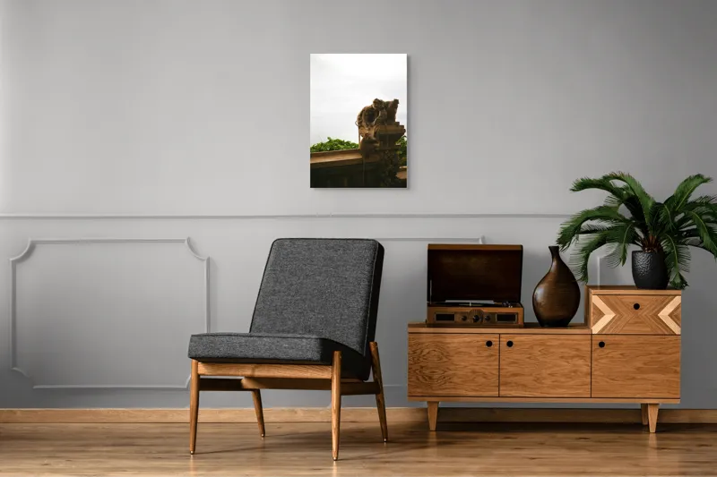 Tablou Canvas, "Maimuțe pe balustradă în natură.", Maimuțe, Parapet, Verdeață, Cer, Relaxare, Familie, Natură, Observare, 50 x 70 cm – poza 8