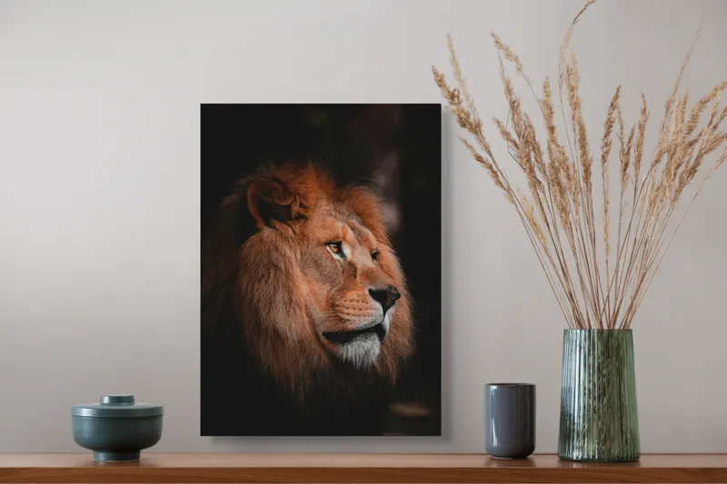 Tablou Canvas, "Privirea regala a leului majestic", Leu, Regal, Impunător, Majestuos, Nobil, 39 x 54 cm – poza 3