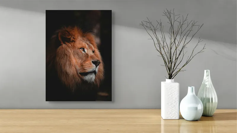 Tablou Canvas, "Privirea regala a leului majestic", Leu, Regal, Impunător, Majestuos, Nobil, 39 x 54 cm – poza 4