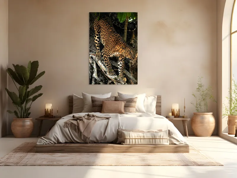 Tablou Canvas, "Leopard înfruntând umbra copacului străvechi", 100 x 150 cm – poza 3
