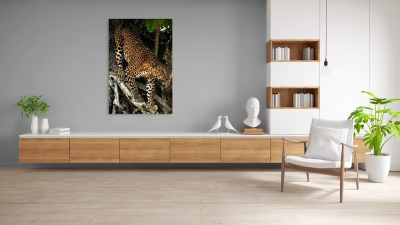 Tablou Canvas, "Leopard înfruntând umbra copacului străvechi", 100 x 150 cm – poza 8