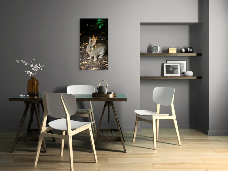 Tablou Canvas, "Iepurașul în lumina pădurii", Iepuraș, Blândețe, Natură, Pământ, Umbre, Lumină, Frunze, 50 x 90 cm – poza 4