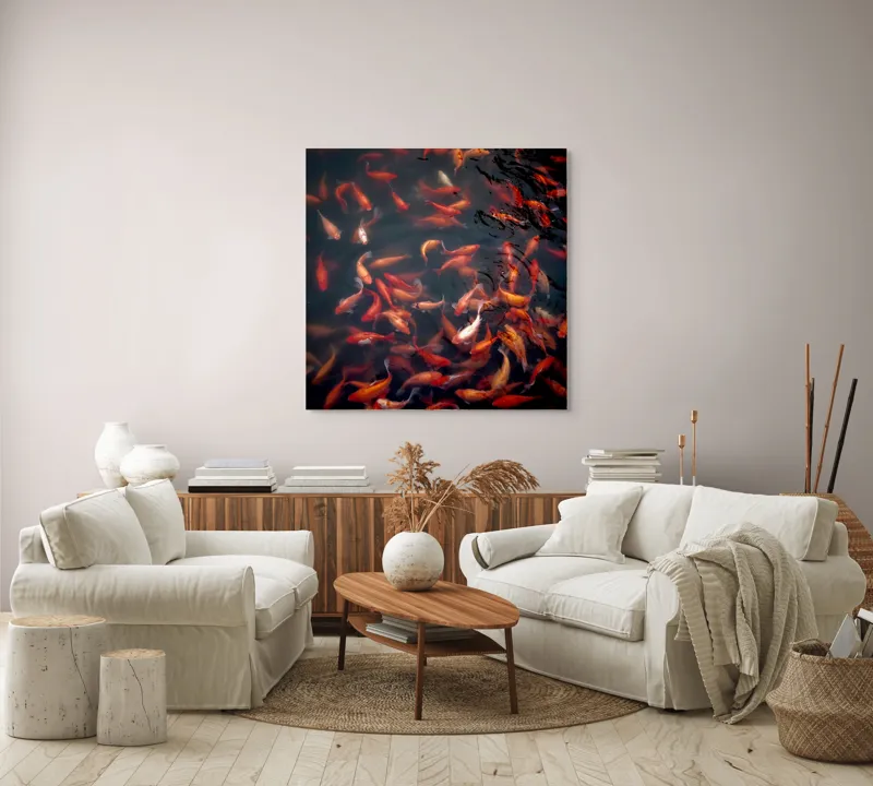 Tablou Canvas, "Dansul peștilor colorați în apă", Pestisori, Auriu, Rosu, Aglomeratie, Apa, Miscare, Contrast, Vibrant, Reflexii, Peste, 100 x 100 cm – poza 3