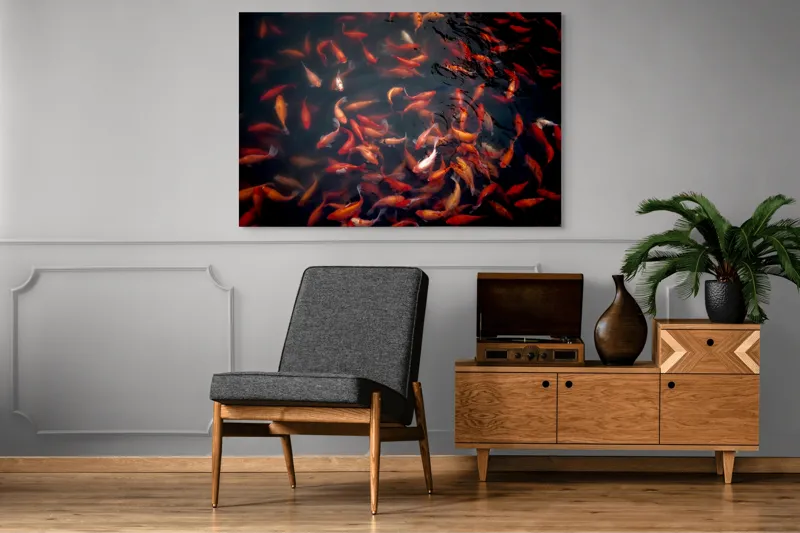 Tablou Canvas, "Dansul peștilor colorați în apă", Pestisori, Auriu, Rosu, Aglomeratie, Apa, Miscare, Contrast, Vibrant, Reflexii, Peste, 150 x 100 cm – poza 8