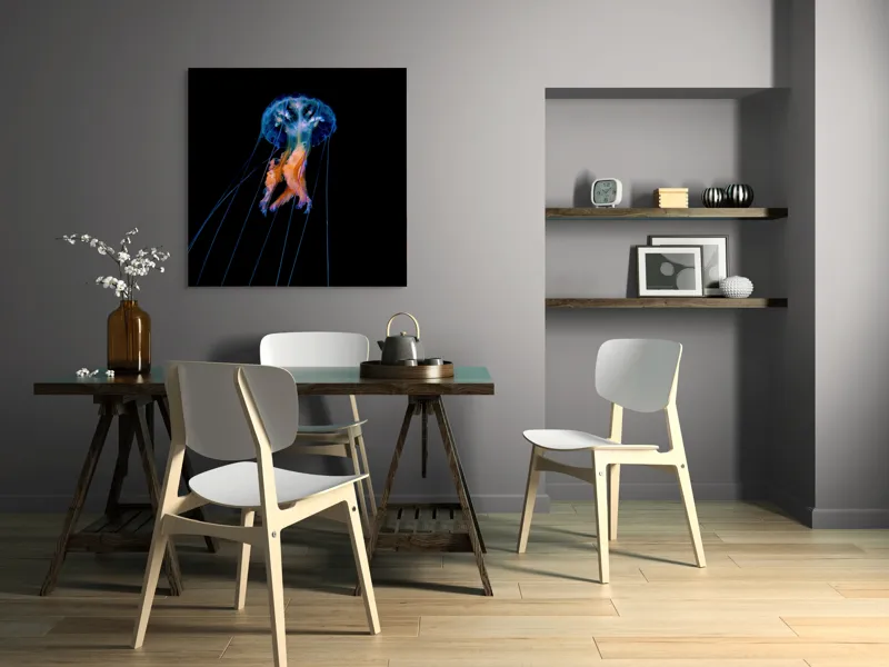 Tablou Canvas, "Meduza plutind în adâncurile oceanului", Meduză, Luminescență, Ocean, Grație, Albastru, Portocaliu, Seninătate, Eleganță, Profunzime, 100 x 100 cm – poza 6