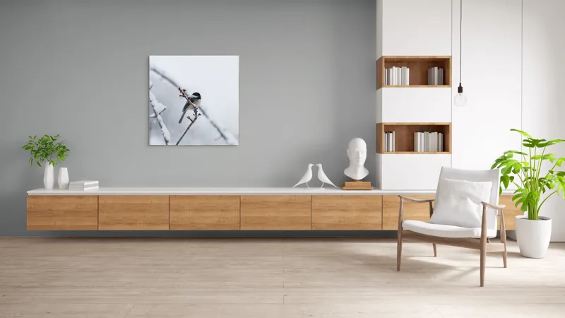 Tablou Canvas, "Micul oaspete pe ramura înghețată", Pasăre, Iarnă, Ramură, Zăpadă, Cer Gri, Frig, Natură, Izolare, Simplitate, Percepție, 100 x 100 cm – poza 8
