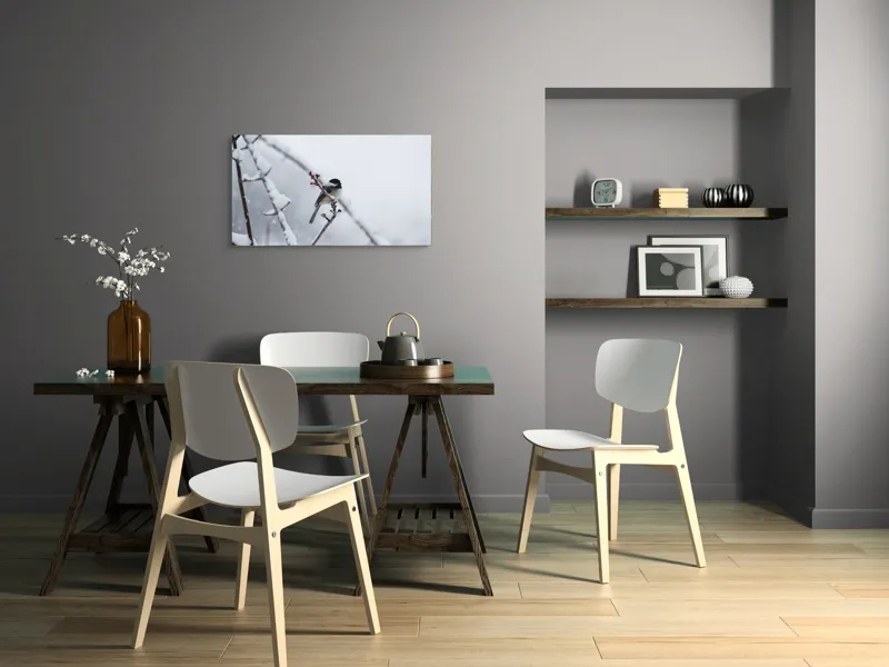 Tablou Canvas, "Micul oaspete pe ramura înghețată", Pasăre, Iarnă, Ramură, Zăpadă, Cer Gri, Frig, Natură, Izolare, Simplitate, Percepție, 90 x 50 cm – poza 3