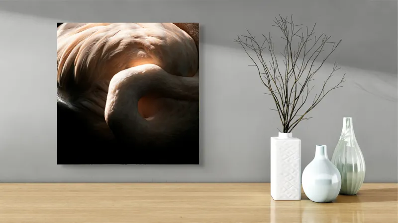 Tablou Canvas, "Flamingo în lumina blândă a soarelui", Flamingo, Eleganță, Lumină, Textură, Contrast, Încovoiat, Grație, Serenitate, 50 x 50 cm – poza 3