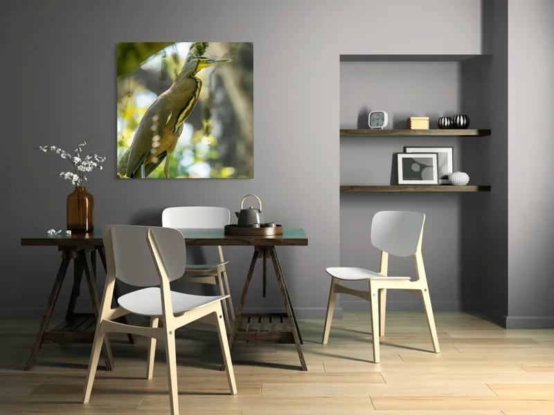 Tablou Canvas, "Pasărea contemplativă pe crengile verzi", Pasăre, Ramură, Pădure, Pană, Cioc, Frumusețe, Natură, Lumină, Verdeață, Serenitate, 100 x 100 cm – poza 6