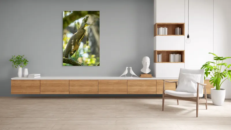 Tablou Canvas, "Pasărea contemplativă pe crengile verzi", Pasăre, Ramură, Pădure, Pană, Cioc, Frumusețe, Natură, Lumină, Verdeață, Serenitate, 100 x 150 cm – poza 8