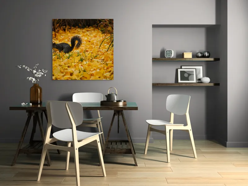 Tablou Canvas, "Veveriță printre frunze galbene de toamnă", Frunze, Galben, Veveriță, Pământ, Toamnă, Natură, Verde, Iarbă, 100 x 100 cm – poza 6