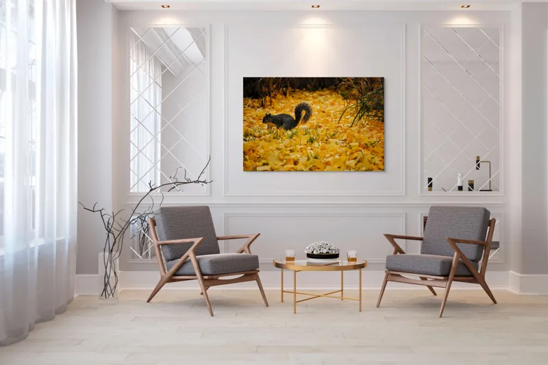 Tablou Canvas, "Veveriță printre frunze galbene de toamnă", Frunze, Galben, Veveriță, Pământ, Toamnă, Natură, Verde, Iarbă, 150 x 100 cm – poza 7