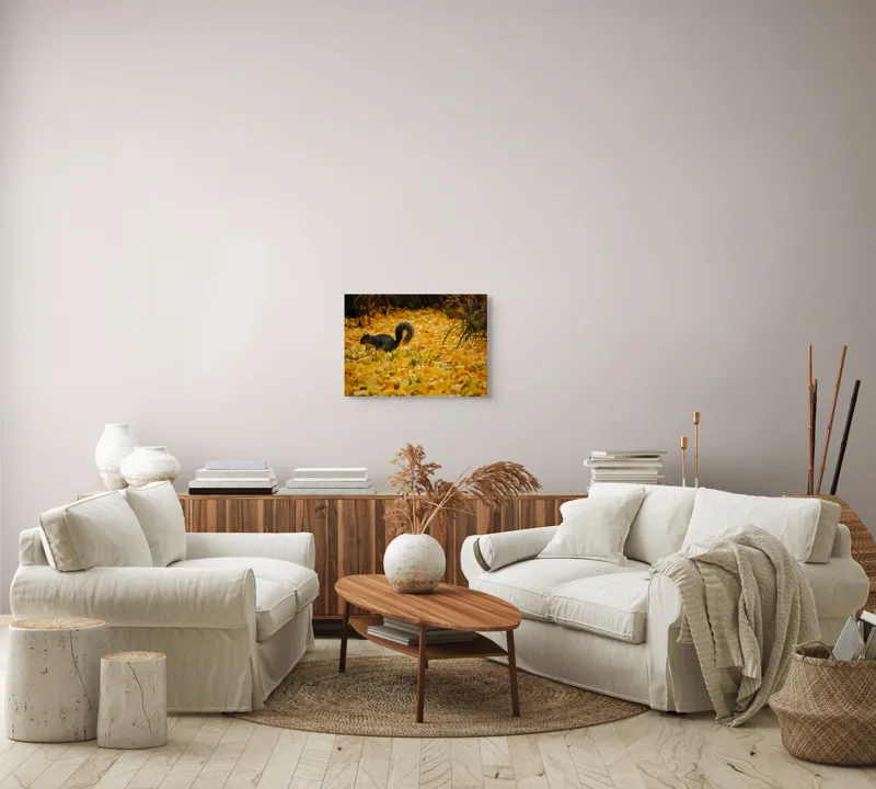 Tablou Canvas, "Veveriță printre frunze galbene de toamnă", Frunze, Galben, Veveriță, Pământ, Toamnă, Natură, Verde, Iarbă, 54 x 39 cm – poza 5