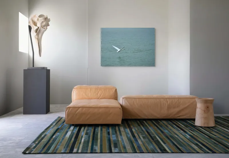 Tablou Canvas, "Liniștea unui zbor solitar", Grațiozitate, Libertate, Natură, Liniște, Reflecție, Zbor, Serenitate, 100 x 70 cm – poza 7