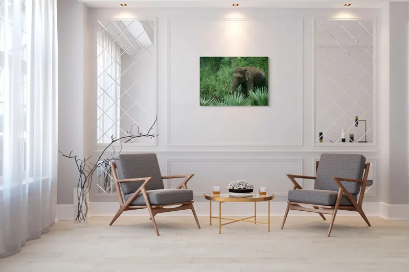 Tablou Canvas, "Elefant printre verdeața densă tropicală", Elefant, Vegetație, Junglă, Verde, Natură, Savană, Trunchi, Timp Liber, 100 x 70 cm – poza 5