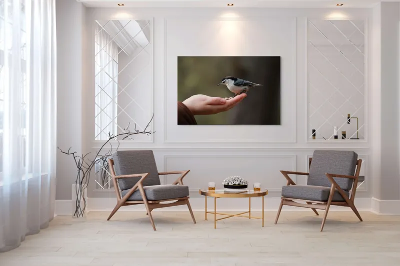 Tablou Canvas, "Ospățul prieteniei în pădurile liniștite", Mână, Păsărică, Natură, Blândețe, Interacțiune, Curaj, Delicatețe, Moment, Conexiune, Încredere, 150 x 100 cm – poza 7