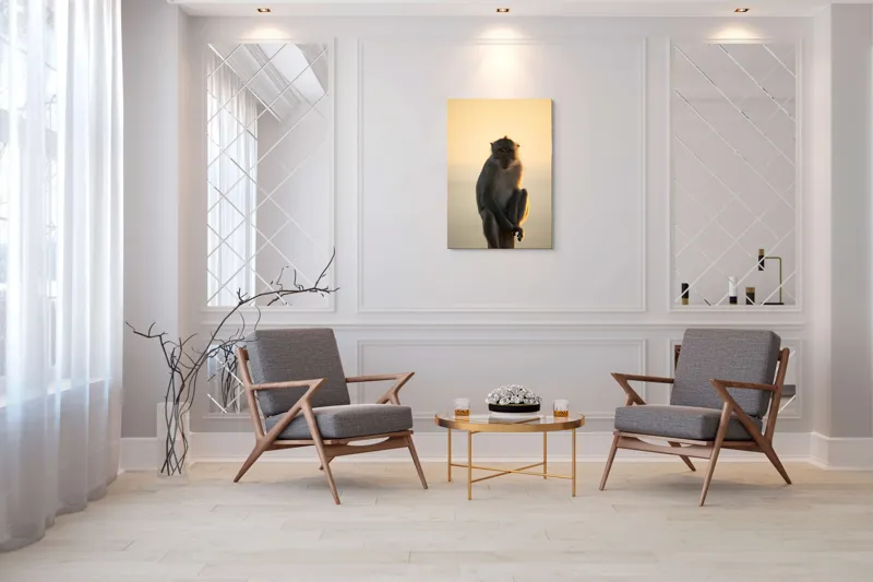 Tablou Canvas, "Maimuță contemplativă în lumina amurgului", Maimuță, Apus, Siluetă, Lumină, Coloană, Relaxare, Natură, Calm, Privește, Serenitate, 70 x 100 cm – poza 8