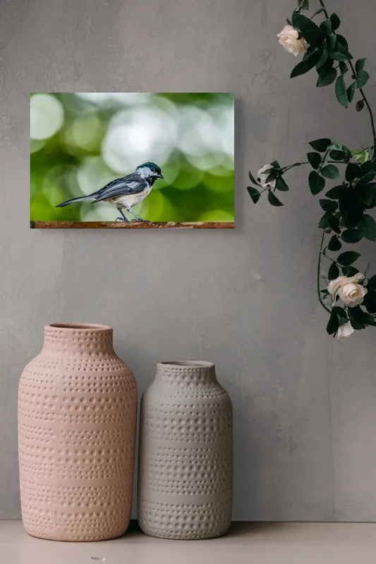 Tablou Canvas, "Mic pian al pădurii senine", Pasăre, Ramură, Verdeață, Bokeh, Delicatețe, Natură, Zburătoare, 39 x 26 cm – poza 4