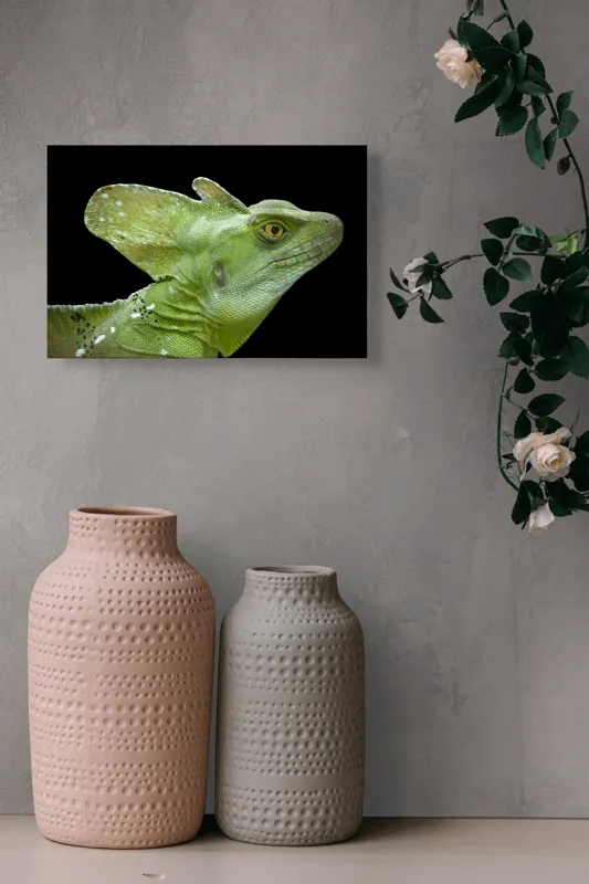 Tablou Canvas, "Portretul unui dragon verde enigmatic", Verde, Solzi, Frunză, Ochi, Textură, Contrast, Natură, Detalii, 39 x 26 cm – poza 4