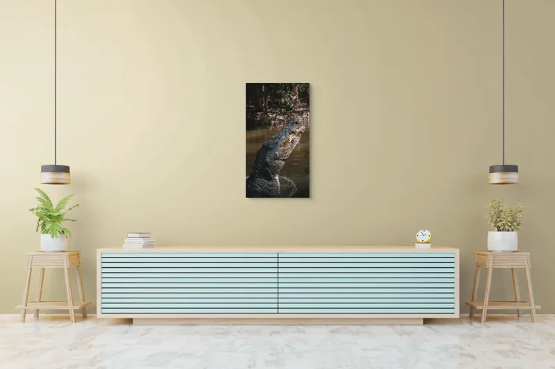 Tablou Canvas, "Crocodilul în apele mlăștinoase", Crocodil, Apă, Vegetație, Umbre, Natură, Zbucium, Forță, Faună, 50 x 90 cm – poza 6