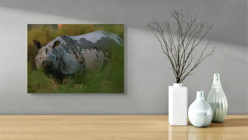 Tablou Canvas, "Rinocer indian în lumina dimineții", Rinocer, Natură, Armură, Sălbatic, Impunător, 54 x 39 cm – poza 3