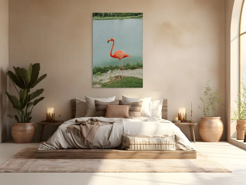 Tablou Canvas, "Flamingo pe malul lacului liniștit", Flamingo, Roz, Grațios, Apă, Verdeață, Cer, Eleganță, Natură, 100 x 150 cm – poza 3